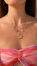 COLLIER LEILA